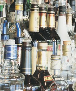 Rząd Tuska podniesie akcyzę na alkohol i autogaz?