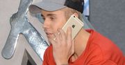 Justin Bieber przyznał się, że nie ma telefonu komórkowego. Fani zarzucają mu nieszczerość. Tego chyba nie przewidział