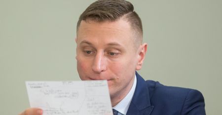 Tylko w WP. Rozmawiamy z posłem, który ujawnił nagrody w rządzie Szydło. "Puste gesty"