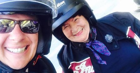 Filip Chajzer zrobił to ponownie! Bezinteresownie uszczęśliwił starszą motocyklistkę