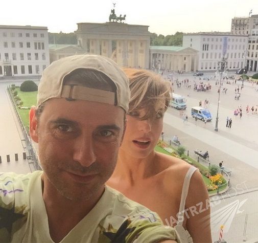 Marcin Tyszka i Kasia Sokołowska spędzają upały pracując. Marcin Tyszka i Kasia Sokołowska na planie kampanii Apart