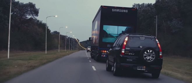 Wyświetlacze na ciężarówkach w służbie bezpieczeństwa - już trwają testy!