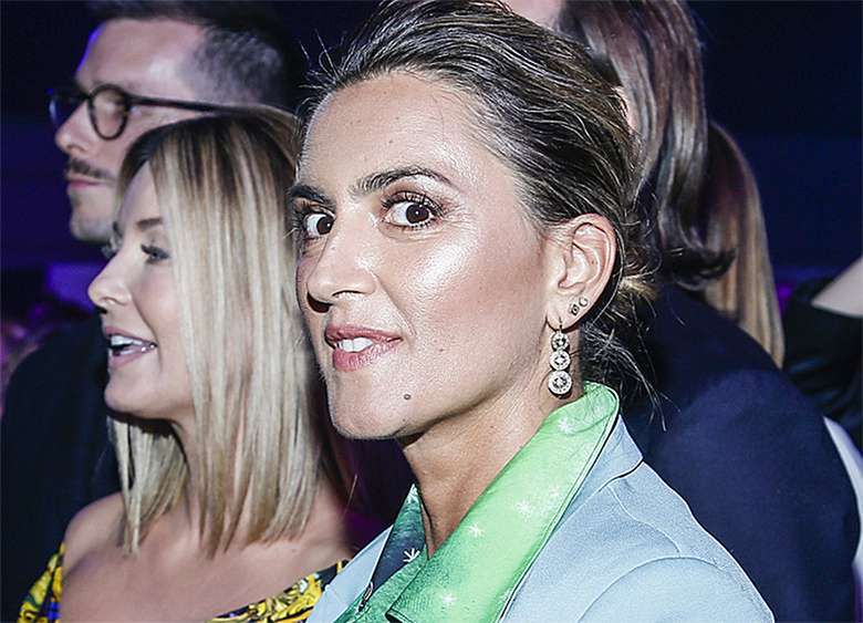 Karolina Szostak ma siwe włosy