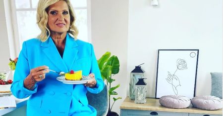 Ewa Kasprzyk zadziwia figurą i urodą mimo upływu lat. Całkowicie unika trzech rzeczy