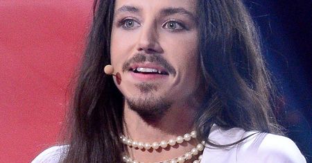 Michał Szpak wyprawił urodziny w górach. Nie zabrakło bardzo osobistych prezentów. Pokazał, co dostał od gości