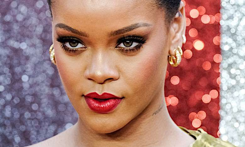 Rihanna ostro zaszalała z wizerunkiem! Tym razem ogoliła sobie brwi! Wygląda jak prawdziwa kosmitka!