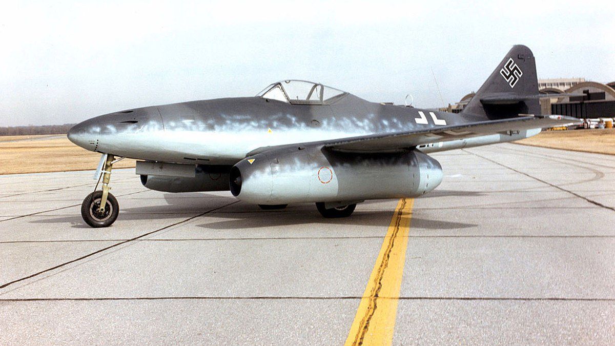 Messerschmitt Me 262 - jeden z pierwszych samolotów wyposażonych w fotel katapultowy 