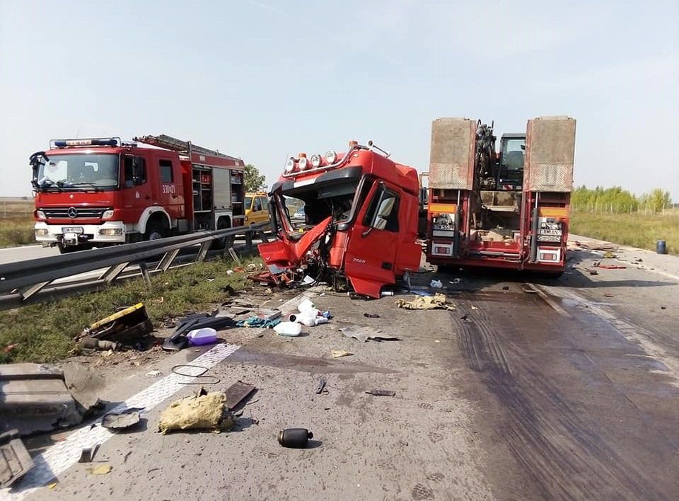 Kąty Wrocławskie. Zablokowana autostrada A4 po wypadku. Zderzenie tirów