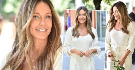 Małogrzata Rozenek cała na biało przed studiem "DDTVN". Elegancja w najlepszym wydaniu