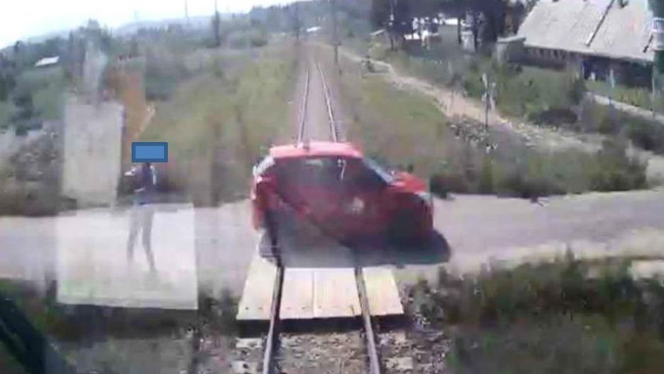 Wypadek w Szaflarach. Nagranie z kamery w pociągu, tuż przed tragicznym zderzeniem.