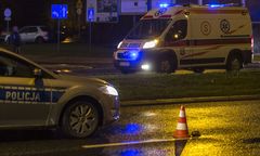 Rozbite BMW na słupie w Poznaniu. Zabity i ranni