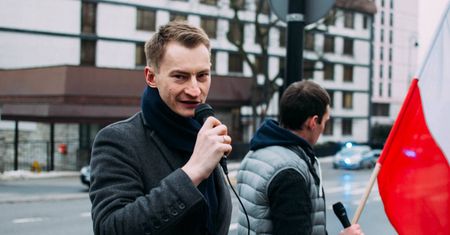 Otwarty Dialog miał koncesję na handel bronią. Są dokumenty