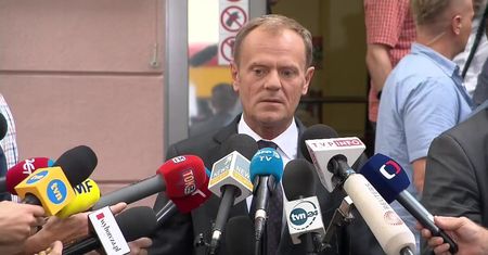D. Tusk stanie przed komisją ds. Amber Gold. Na głosowaniu zabrakło posłów opozycji, m.in. przez 7-minutowe spóźnienie