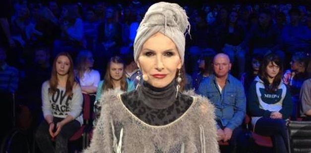 "Must be the music": Kora w turbanie na planie show!