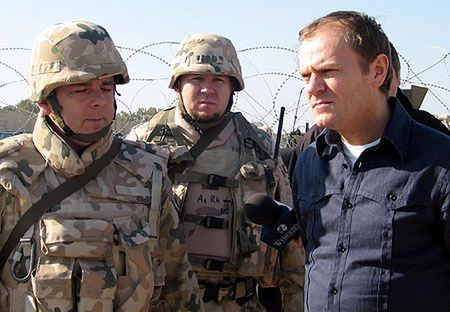 Tusk: żołnierze wypełnili misję w Iraku z naddatkiem