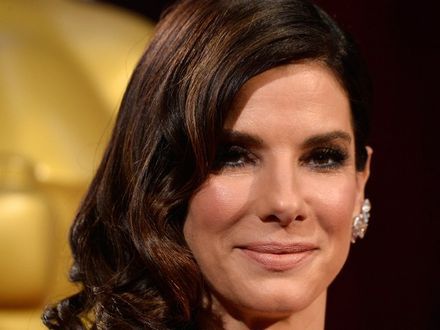 Sandra Bullock i opakowania z plastiku