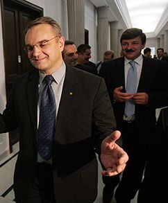 Obłuda, brutalność i chora kobieta