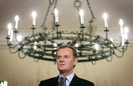 Tusk: prezydent - szefem polskiej delegacji w Lizbonie