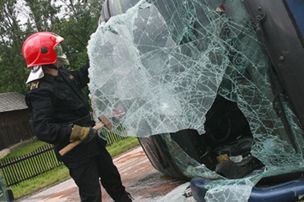 8 osób pozostało w szpitalach po wypadku autokarów