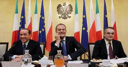 Tusk nie odpuszcza. Przyjmiemy euro w 2012 r.