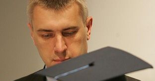 Giertych: wytoczę "Wyborczej" proces za mundurki
