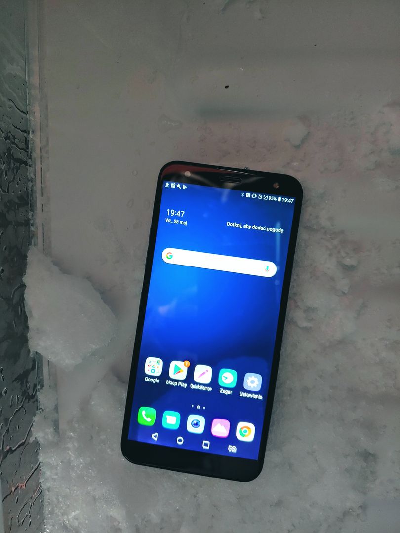 LG K40 