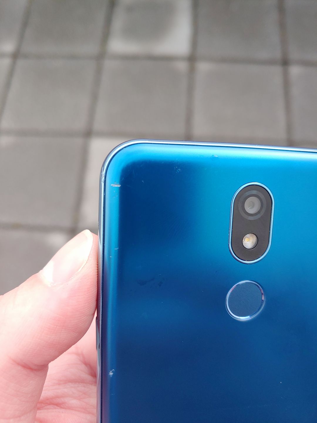 LG K40 
