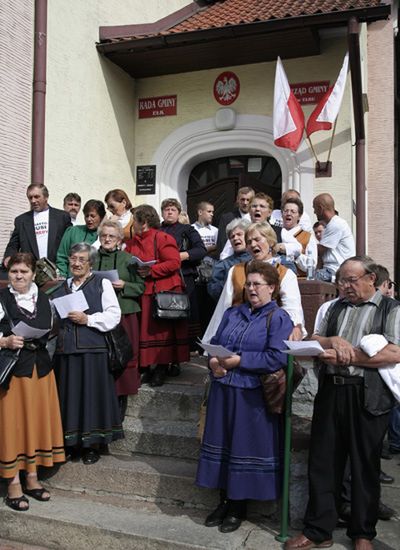 "KAToliku prezydencie, odbierasz chleb rolnikom"