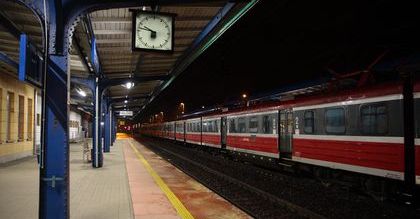 Bieńkowska: PKP Intercity będzie zwracać 100 proc. ceny biletów