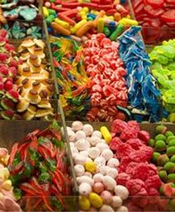 Polskie cukierki wycofane - bo jeden był "za niebieski"