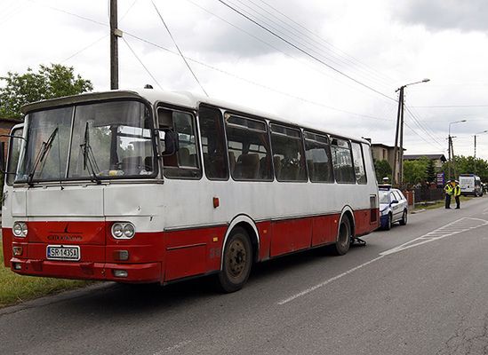 Autobus wjechał w grupę dzieci - czworo rannych