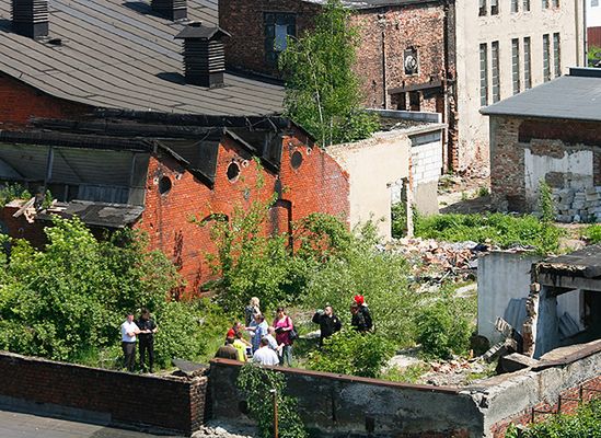 Zginął pod 80 m betonowego stropu, 2 ciężko rannych