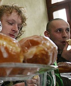 Ile pączków zjesz za średnią pensję?