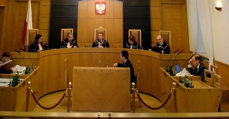 TK: nie wolno było odebrać świadczeń opiekunom osób niepełnosprawnych