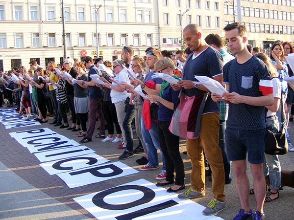 Manifest Otwartej Akademii. Protestują przeciwko "ideologicznemu fanatyzmowi" środowisk prawicowych