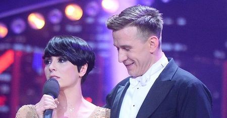 Tatiana Okupnik i Tomek Barański tańczą quickstepa! Piosenkarka się nie oszczędza