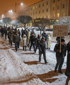 Protest w Świdniku przeciw manipulacjom w TVP. To pierwsze "spacery świdnickie" od 35 lat