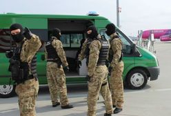 Na Gdańskim lotnisku interweniowała straż graniczna i ABW. Pasażer samolotu "wyglądał jak terrorysta"