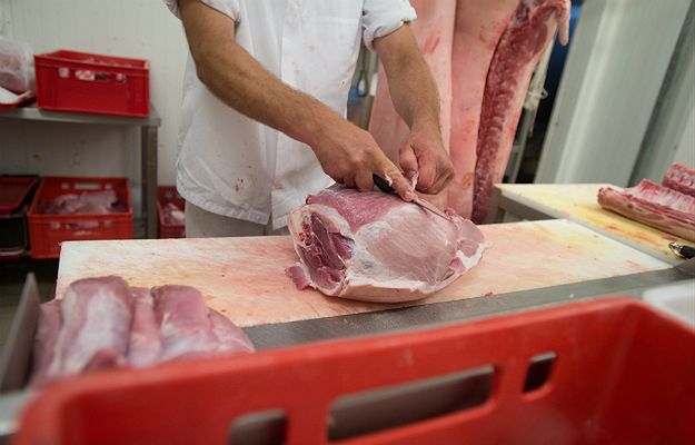 Konflikt o mięso w duńskim miasteczku Randers. Stołówki mają nakaz serwowania tradycyjnych dań z wieprzowiny. "Nie prowokujmy wyznawców islamu"
