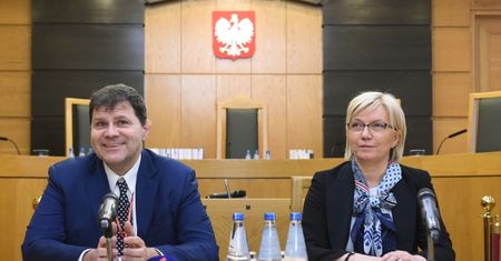 CBOS: Rekordowo niskie notowania Trybunału Konstytucyjnego