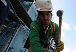 Dostali tylko tysiąc złotych pensji. Resztę dostaną... później