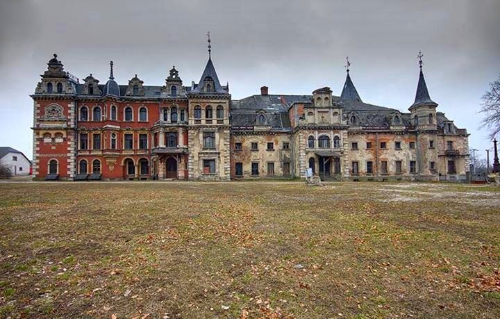 Górny Śląsk - zespół pałacowo-parkowy w Krowiarkach