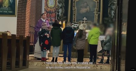 "Tylko nie mów nikomu". Proboszcz wpuścił na rekolekcje pedofila