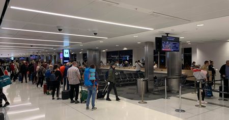 Akcja LOT do domu. Problemy pasażerów lecących z Sydney do Warszawy