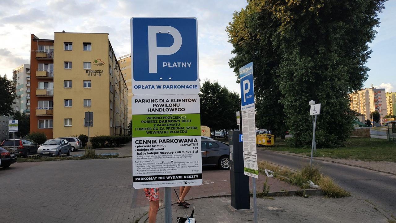 Uwaga na płatny parking przy Markecie Mila