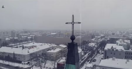 Tomasz Sekielski i "Tylko nie mów nikomu" - pierwszy zwiastun filmu o pedofilii w Kościele. Premiera już w maju