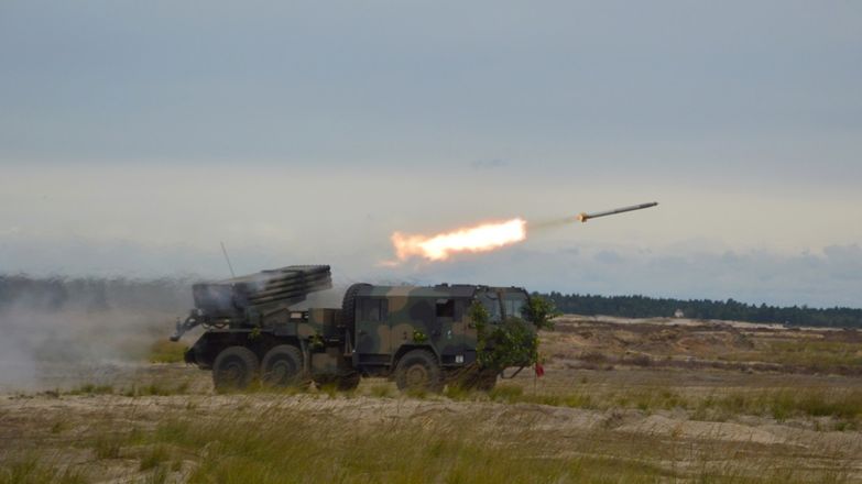 Wieloprowadnicowa wyrzutnia rakietowa 122 mm Langusta
