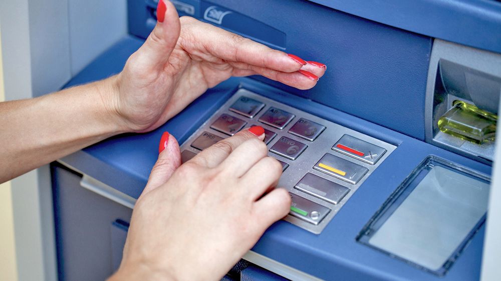 Kobiety zarabiają mniej niż mężczyźni, ale i to powoli się zmienia. Zobacz, jak państwa przeciwdziałają dyskryminacji