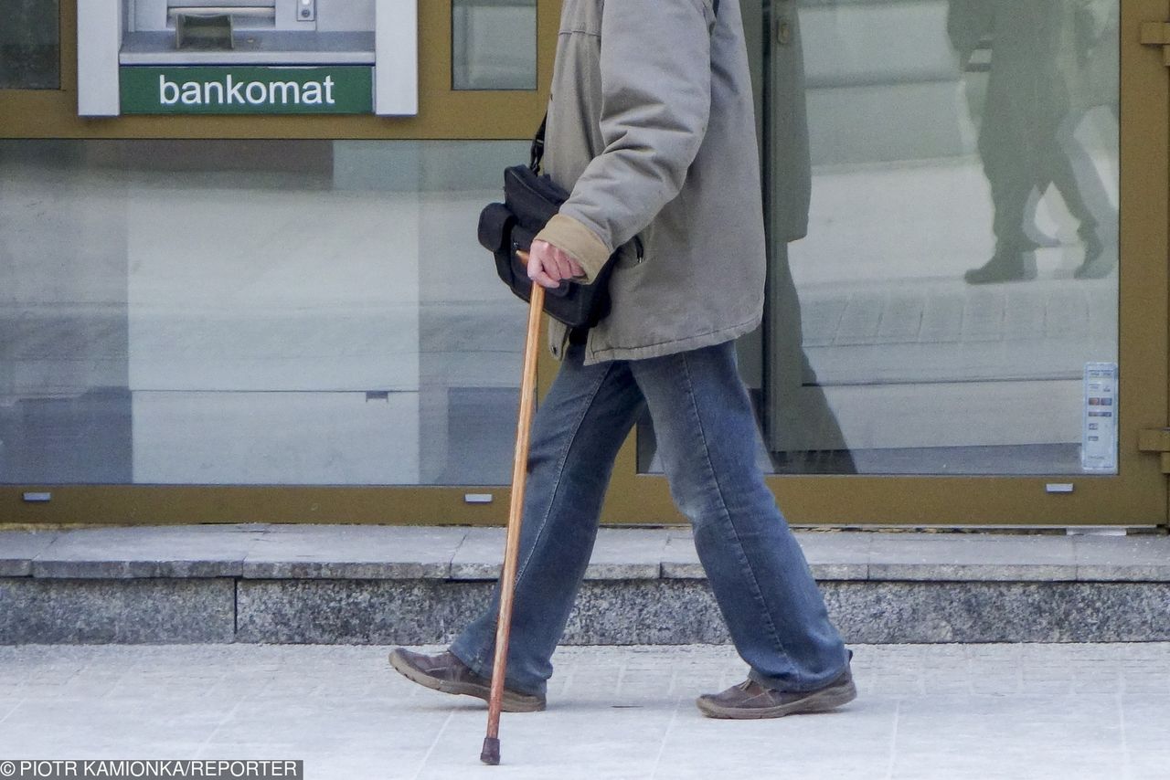 Coraz więcej Polaków ma konto w banku. Przestajemy odstawać od Zachodu