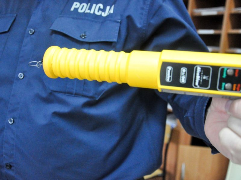 Pijany policjant za kierownicą k. Jędrzejowa. Miał 3,4 promila